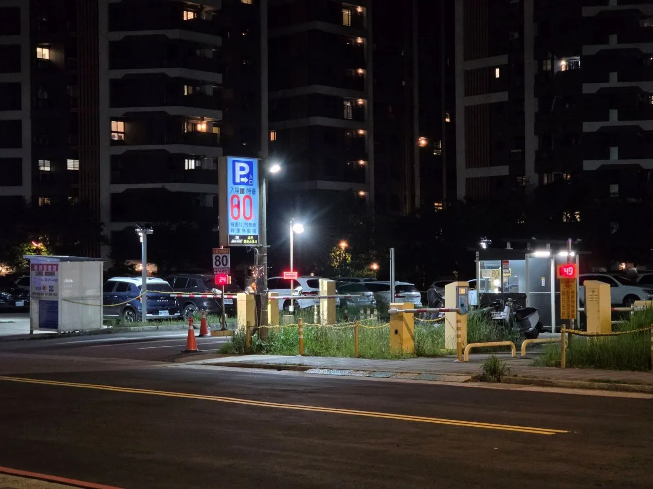 S26 Ultra 夜晚實測 3x 變焦照片 S26 Ultra 夜晚實測 3x 變焦照片